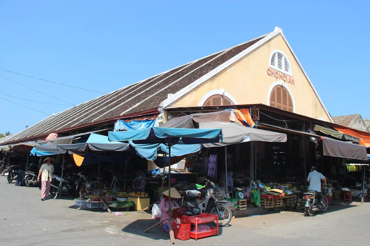 The covered central market of Hoi An